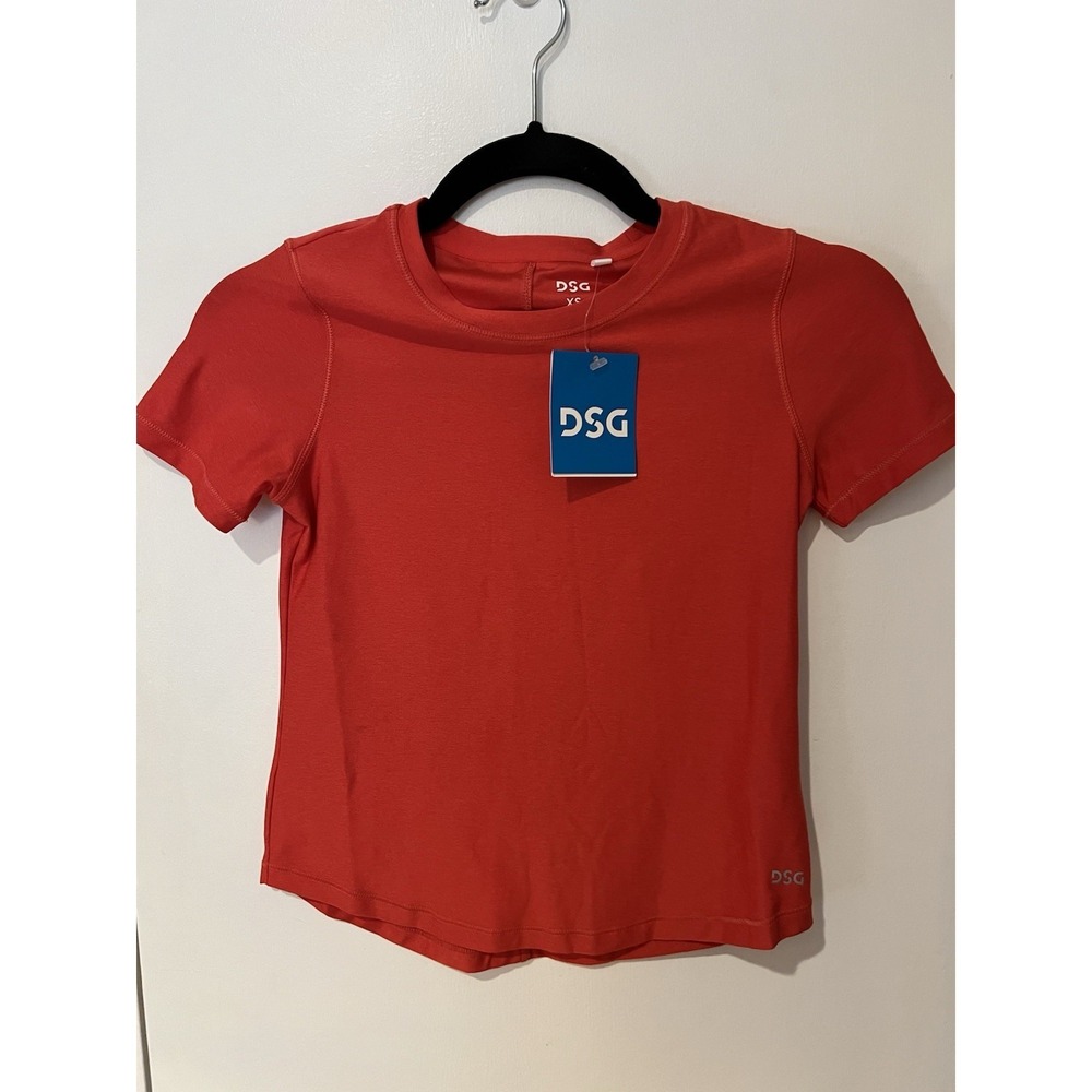 NWT DSG Girls XS Movement Tee Lightening Red Heather Short Sleeve Shirt Coral
